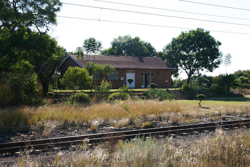 Beestekraal Station Out Biuilding - used for??????? - K R Wilson-Smith 7 Mar 2010