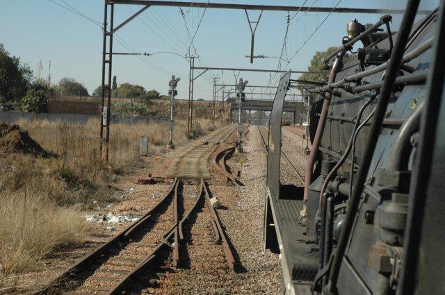 The now completely lifted loop at Rayton station.