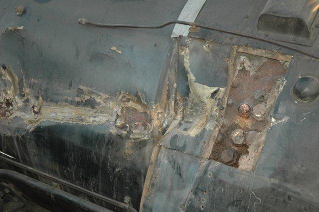 Closer view of stay caps damage.