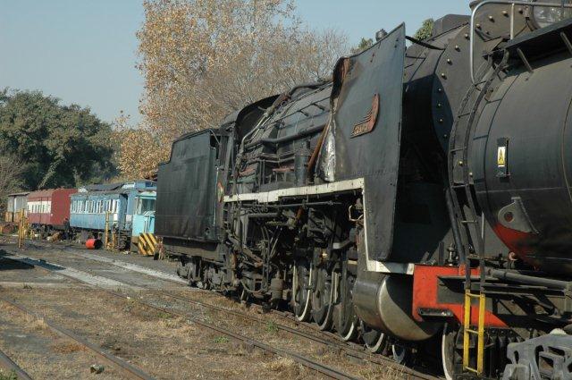 The general driver's side view of 3117 as she is shunted back to another line in the FOTR compound