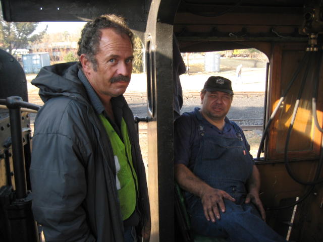 Gabor relaxes while new(-ish) member Franzois Oosthuizen looks on