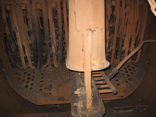 Inside 5918's smokebox. "Clean and intact", reported the boilermaker, all ready for the boiler inspector