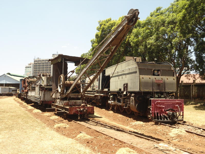 The jib of the small crane fouled the bonnet of the shunt diesel, so they had to go off and find a flat wagon to use as a barrier vehicle
