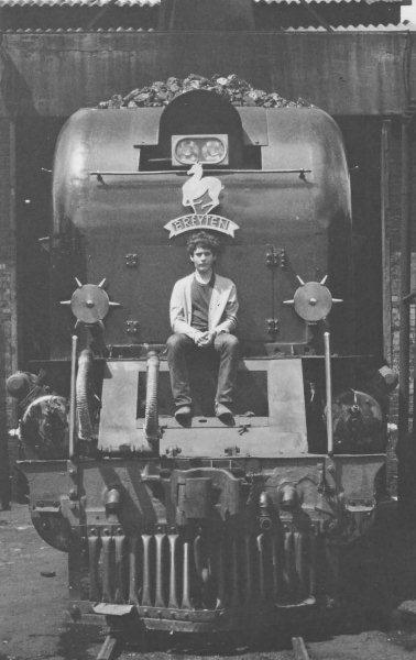 Every loco shed I visited I would try get a record photo of myself. Tripod and time exposure got me on this GMAM at Breyton depot on 4051 aptly named BREYTEN. 1971