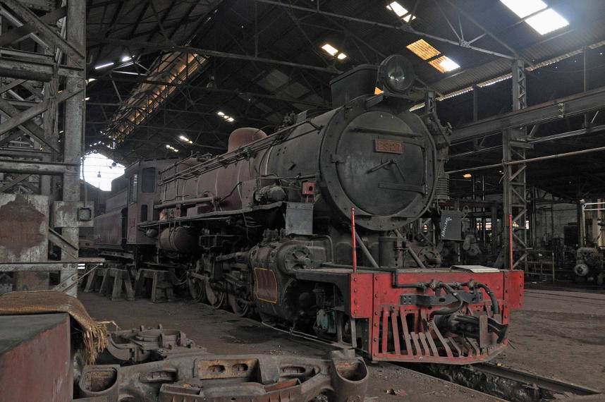 s2927 in Dar workshops.jpg