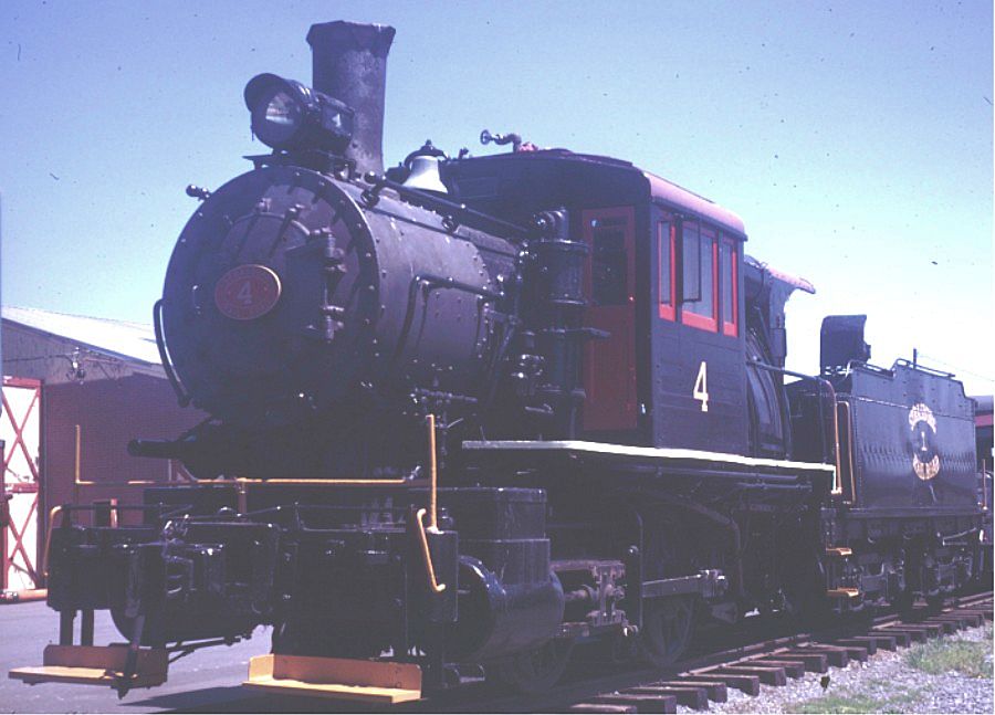 1974-05-01 Strasburg  4 ( Reading 1187) A4-b 0-4-0T Baldwin 1903 634.jpg