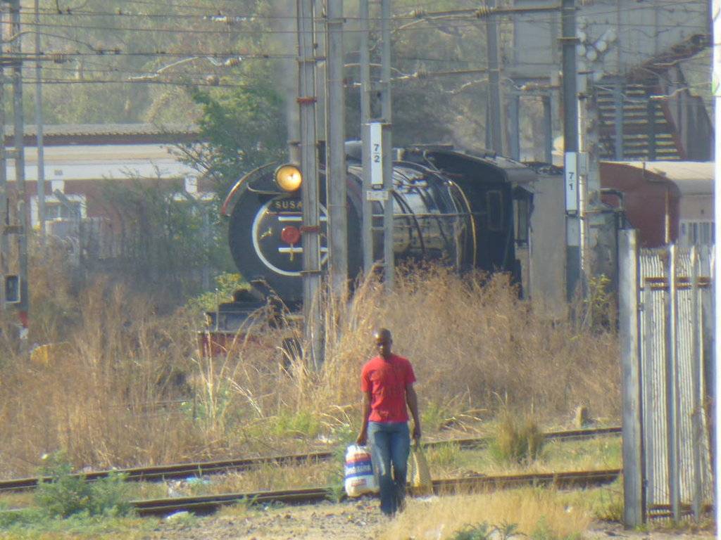 1535 recedes into the distance.