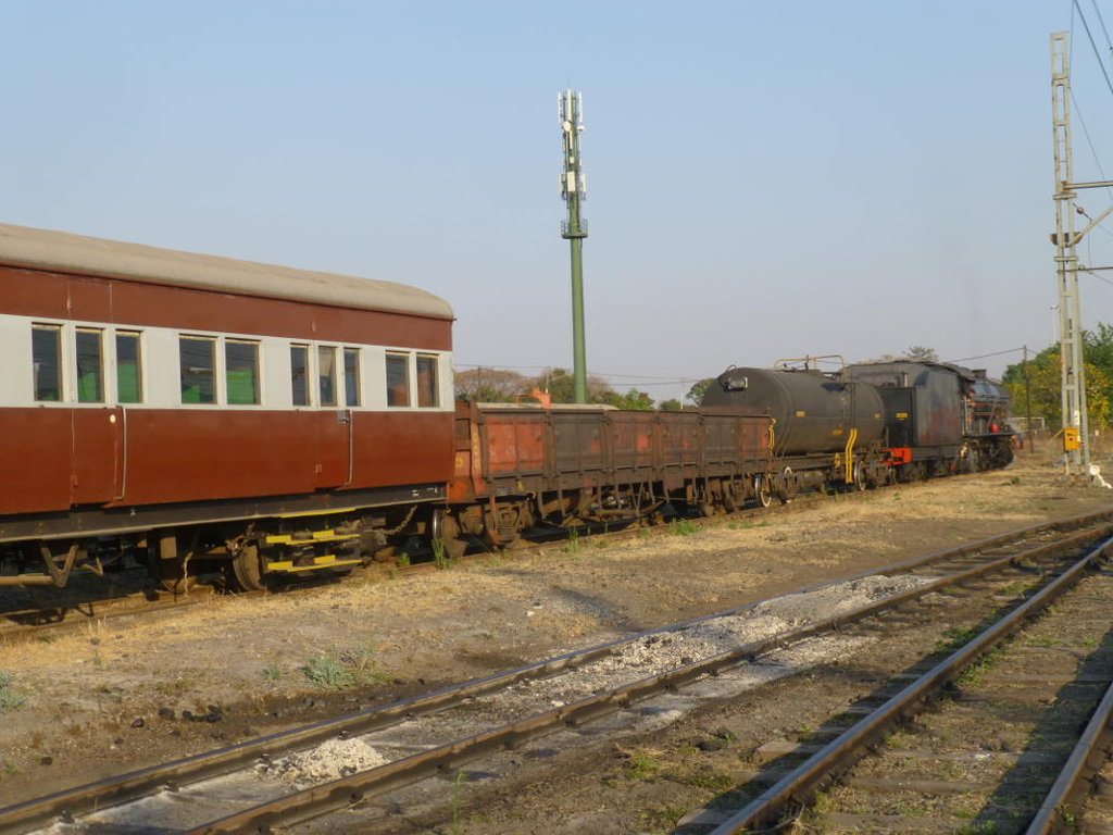 As 1535 drops off a DZ wagon and a suburban coach it could almost be a mixed train from the old days. Note the water tank behind the tender.