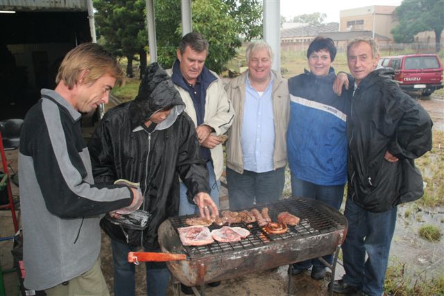 L to r - guest, Darlene, Steve S, Steve A, guest, Philip<br /><br />Photo by Chris Janisch 16/03/08