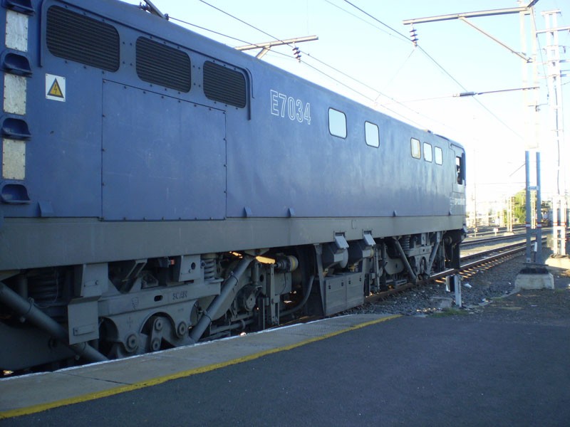 7E 7034 on arrival at Beaufort West early in the morning.