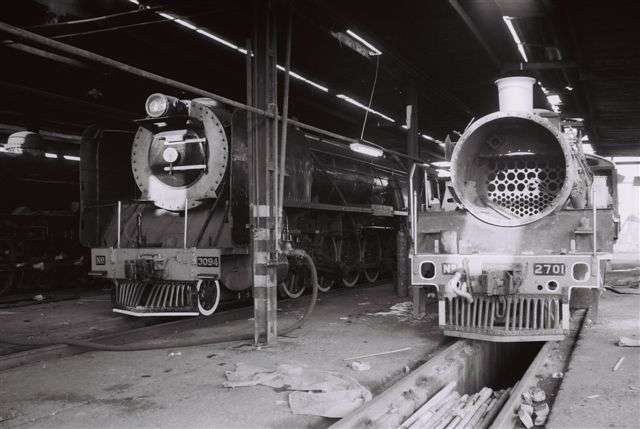 In the early days FOTR shared the top shed at Capital Park with the Rovos loco fleet. In the background was the mainstay locomotive of FOTR, number 3094 class 15F named WENDY. The Rovos 19D awaiting tubes is 2701 and she is currently withdrawn from service