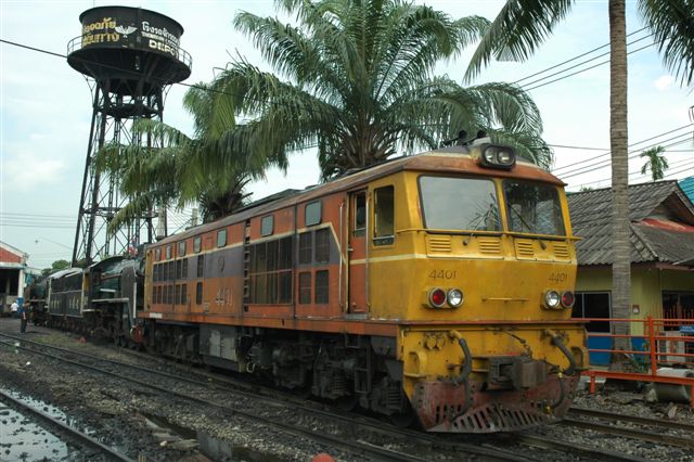 The better photo of the two pacifics being shunted out by a 44 class diesel at Thonburri depot prior to their steam trip later in the week