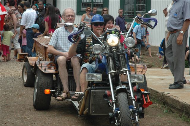 Spikey and his crazy motorbike are one of the familiar folk that really enjoy the attention when FOTR bring in a good few hundred passengers to Cullinan village.