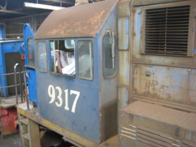 There's always time to read the newspaper while the shunter puts the hand brake on 4721 and uncouples
